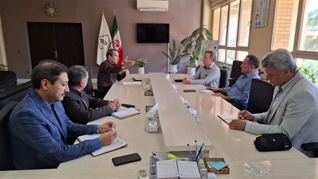 جلسه هم‌اندیشی مركز تحقیقات كشاورزی و منابع طبیعی خراسان رضوی با مركز هراز برگزار شد